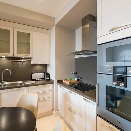 Ist Flats Serviced Apartments-emaar Sq 2*